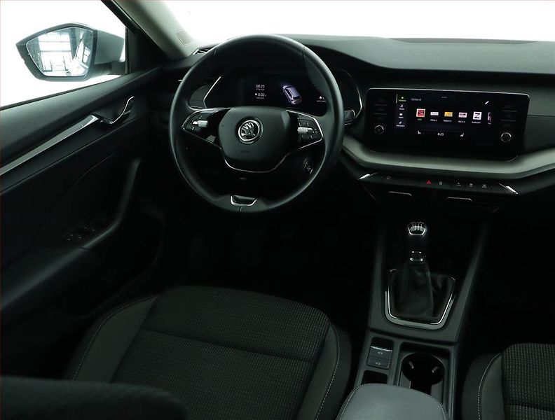 Škoda Octavia (2023) Ambition 2.0 TDI, ČR,1.maj - fotka 7 z 15
