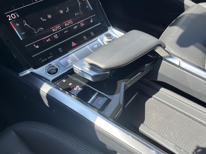 Audi e-tron ADVANCED 50 QUATTRO 230 KW - fotka 20 z 20