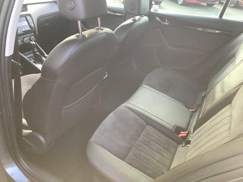 Škoda Octavia (2015) Laurin & Klement  2,0 TDI DSG - fotka 17 z 28
