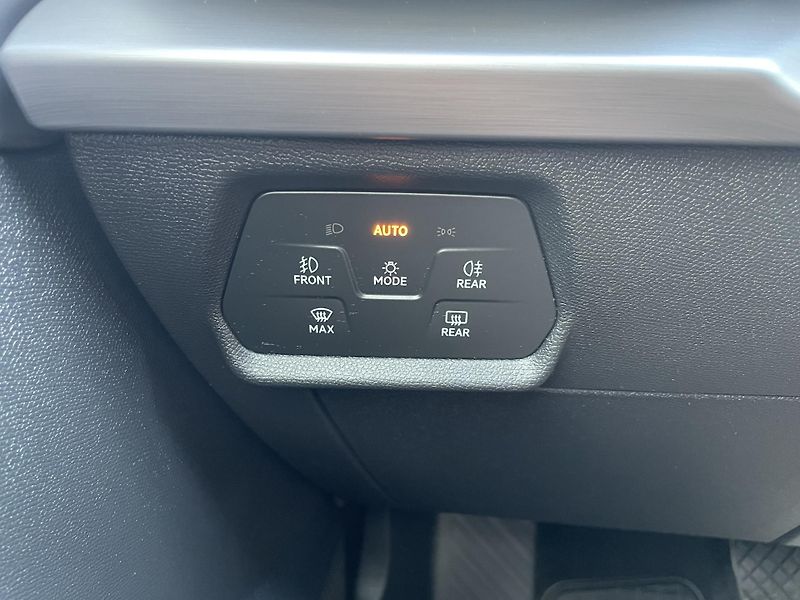 Seat Leon (2021) 1.5 TSI 110 kW DSG FR - fotka 35 z 47