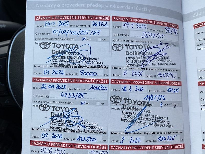 Toyota RAV4 2.5HSD, ČR, Black Edition, 4x4 - fotka 17 z 19
