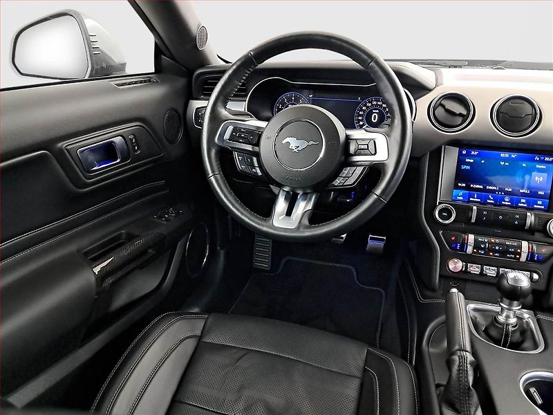 Ford Mustang (2023) GT V8 5.0 - fotka 7 z 18