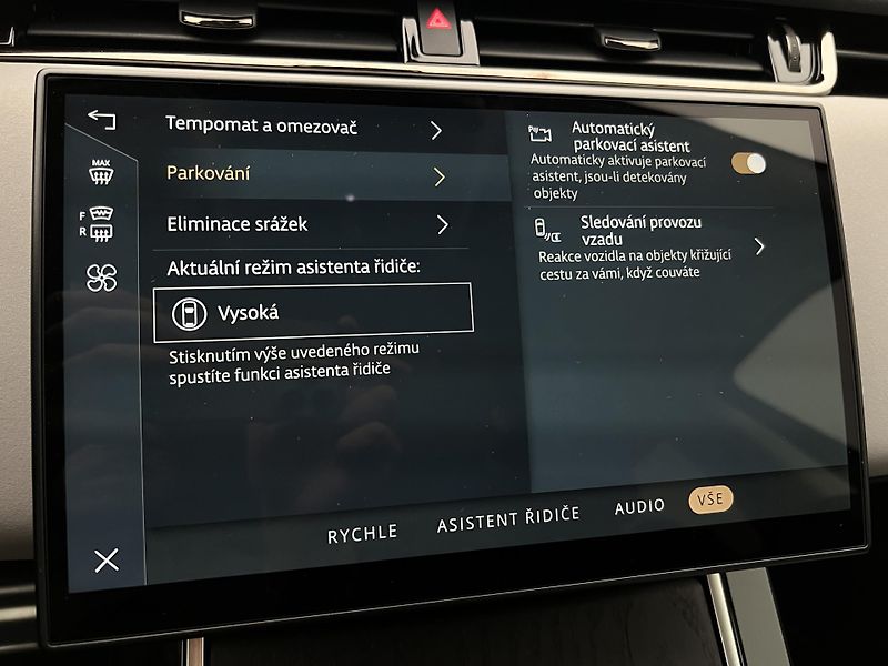 Land Rover Range Rover Evoque P250 DYNAMIC SE AWD AUT CZ - fotka 40 z 43
