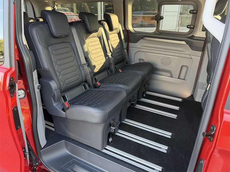 Ford Tourneo Custom (2026) Titanium X L2, Tourneo, 2.5 Du - fotka 10 z 22