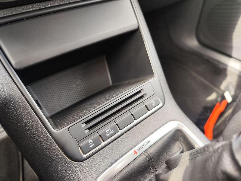Volkswagen Tiguan 2.0 TDi/125kW R-Line 4motion - fotka 21 z 30