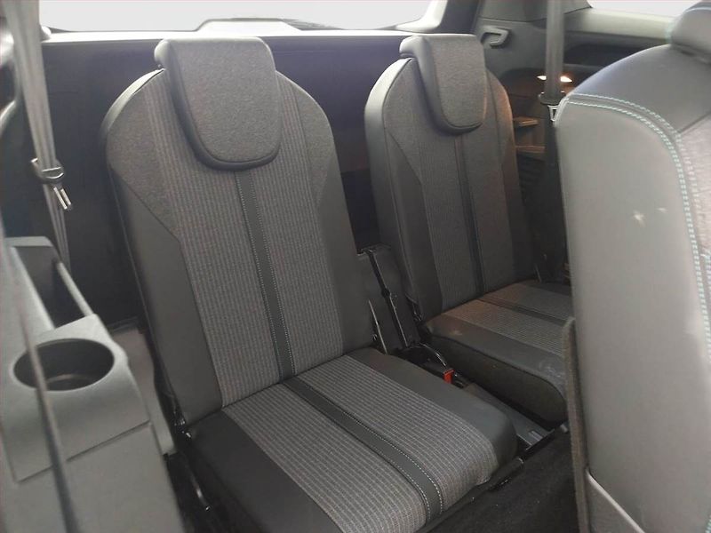 Peugeot 5008 (2021) PureTech 130 - fotka 19 z 23