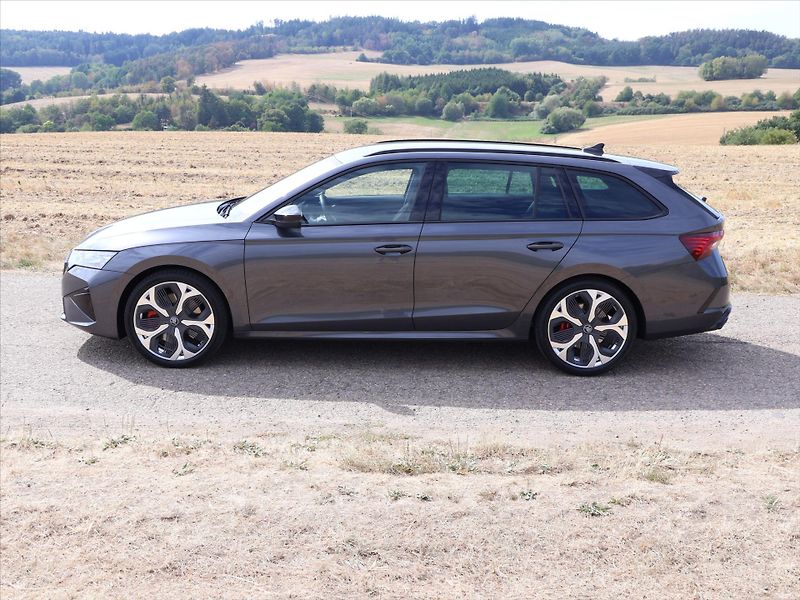 Škoda Octavia 2,0 TSI DSG RS DPH 1.maj CZ - fotka 4 z 31