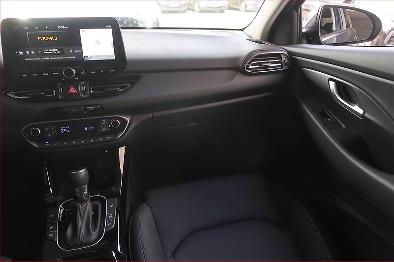 Hyundai i30 (2025) 1.0 T-GDI, Style - fotka 8 z 16