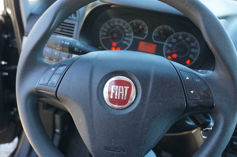 Fiat Punto (2011) 1,2 - fotka 17 z 20
