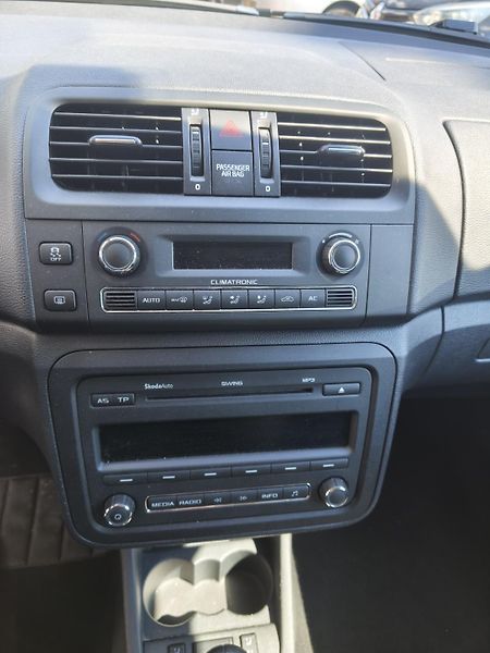 Škoda Fabia (2011) II. 1,2 TSi 63kW - fotka 12 z 26