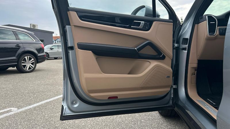 Porsche Cayenne E-Hybrid Coupe - fotka 20 z 30