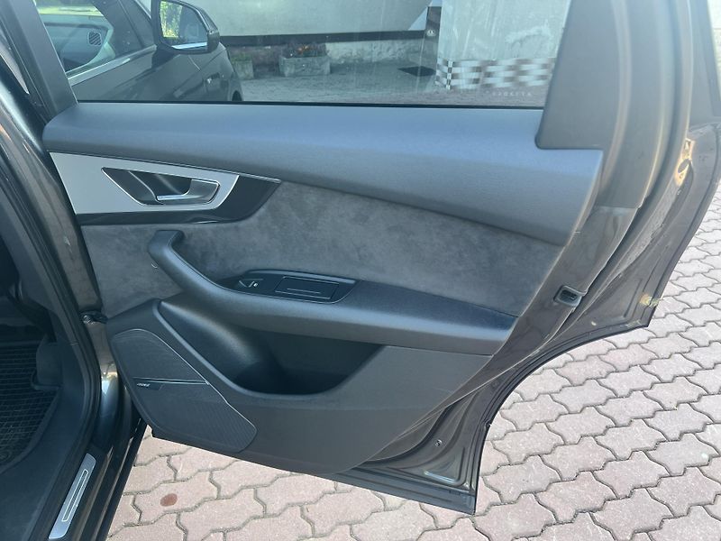 Audi Q7 3.0TDI 200KW,S-LINE,VZDUCH,TZ - fotka 21 z 52