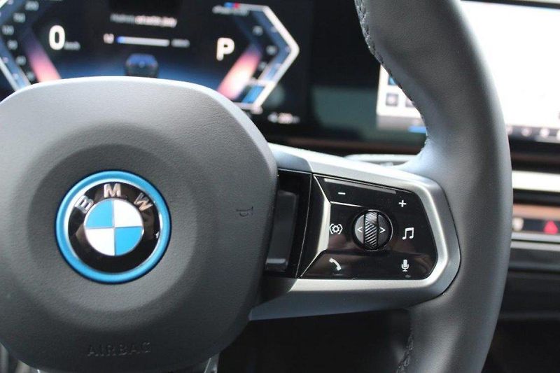 BMW i5 xDrive40 Sedan - fotka 19 z 27
