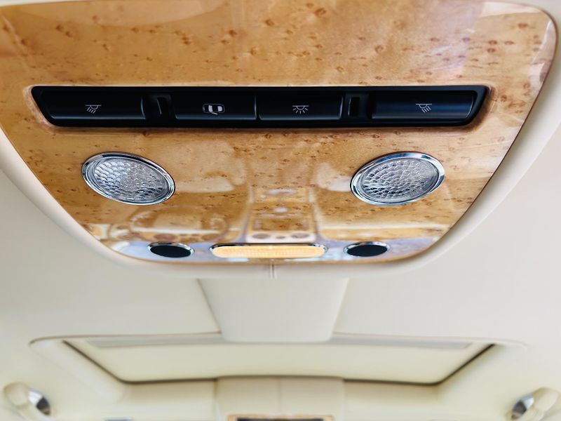 Bentley Continental Flying Spur (2007) 6.0L W12, 412kW, REZERVACE - fotka 22 z 26