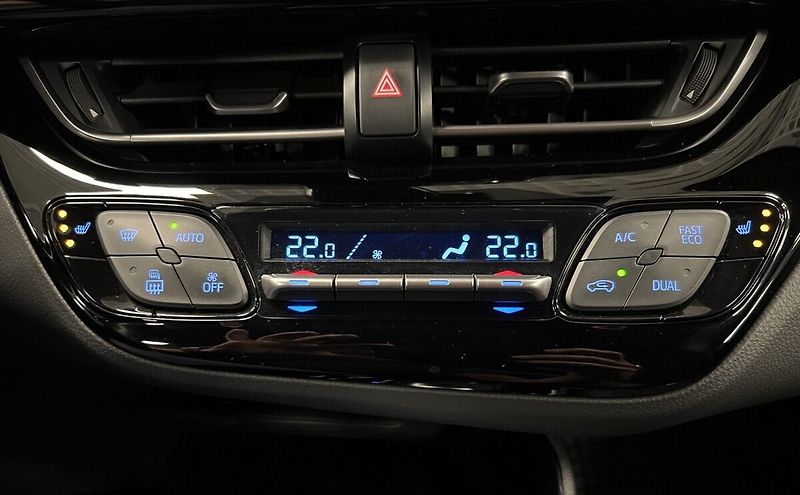 Toyota C-HR 1.8 Hybrid AT SELECTION - fotka 7 z 17