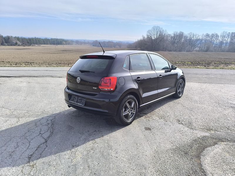 Volkswagen Polo (2011) 1.6 TDI,PRVNÍ MAJITEL,SERVISKA - fotka 7 z 40