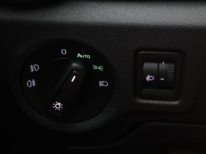 Škoda Fabia 1,5 TSI 110kW DSG Style 1.Maj - fotka 18 z 32