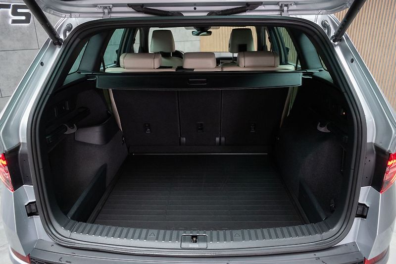 Škoda Kodiaq 2.0TDI 4x4*L&K*TAŽNÉ*DPH*ČR 1M - fotka 47 z 52