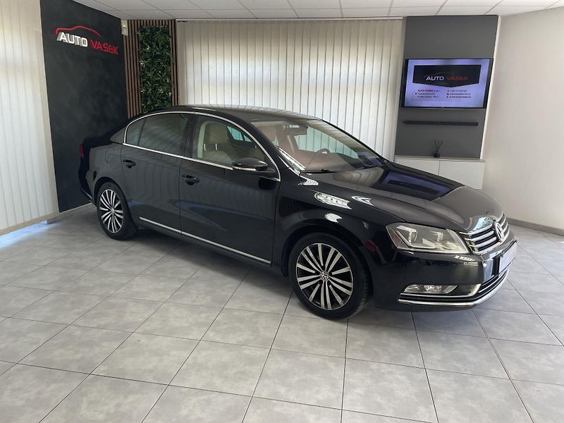 Volkswagen Passat 2.0 TDi 4x4 ČR 6M NAVI XENON - fotka 2 z 27