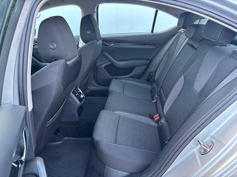 Škoda Octavia (2021) 2.0 TDI 85kW Ambition Plus - fotka 26 z 35