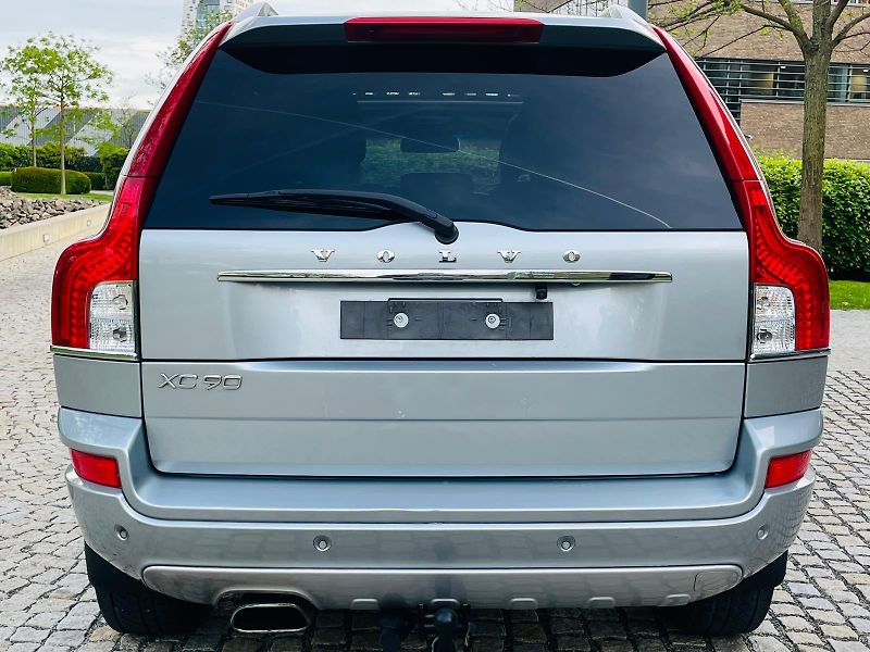 Volvo XC90 2.4 D5 4x4 AUT SERVISKA TAŽNÉ - fotka 14 z 49