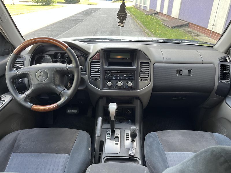 Mitsubishi Pajero 3.2 DID bez koroze - fotka 27 z 33