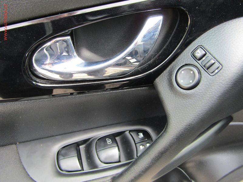 Nissan Qashqai (2014) 1.2 DiG-T, ČR, AT, navi - fotka 21 z 24