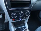 Škoda Yeti (2010) 1.2 TSI, Serv.kniha, Tažné - náhled 16