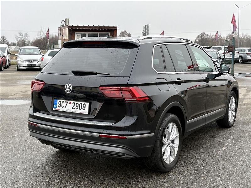 Volkswagen Tiguan 2,0 TDi 140kW 4M,Led,ACC,Highl - fotka 2 z 41