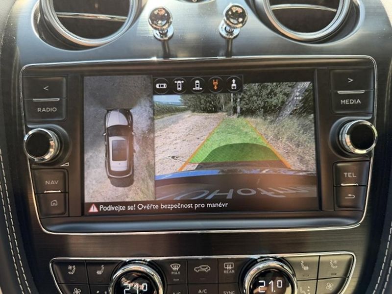 Bentley Bentayga 6,0 V12 4WD,head-up, TOP STAV - fotka 34 z 49