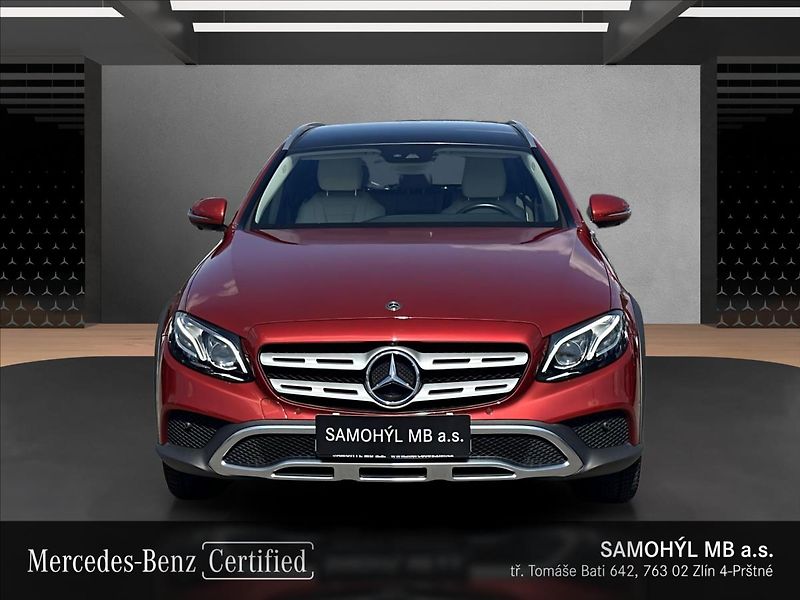 Mercedes-Benz Třídy E E 220d 4MATIC ALL TERRAIN - fotka 8 z 14