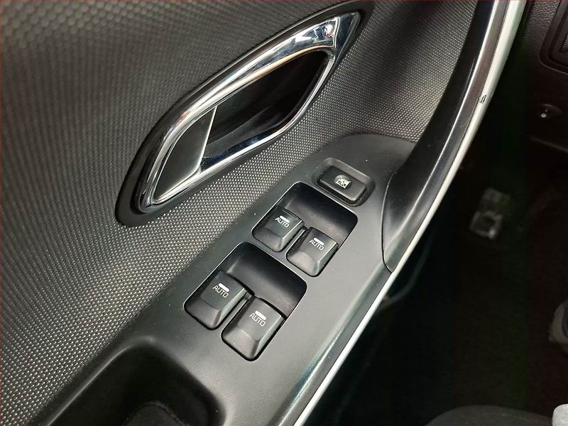 Kia Ceed (2012) 1.6 GDI, nová STK, jezdí dobře - fotka 14 z 14