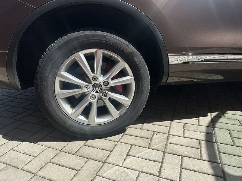 Volkswagen Touareg 3.0 V6 TDi BlueMotion - fotka 35 z 35