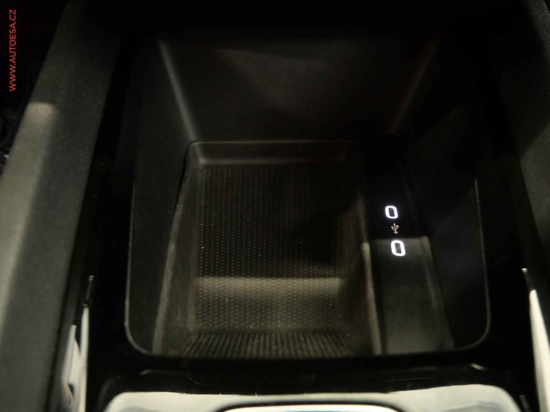 Škoda Octavia (2020) 2.0TDI, 1.maj,ČR, RS, DSG - fotka 18 z 24