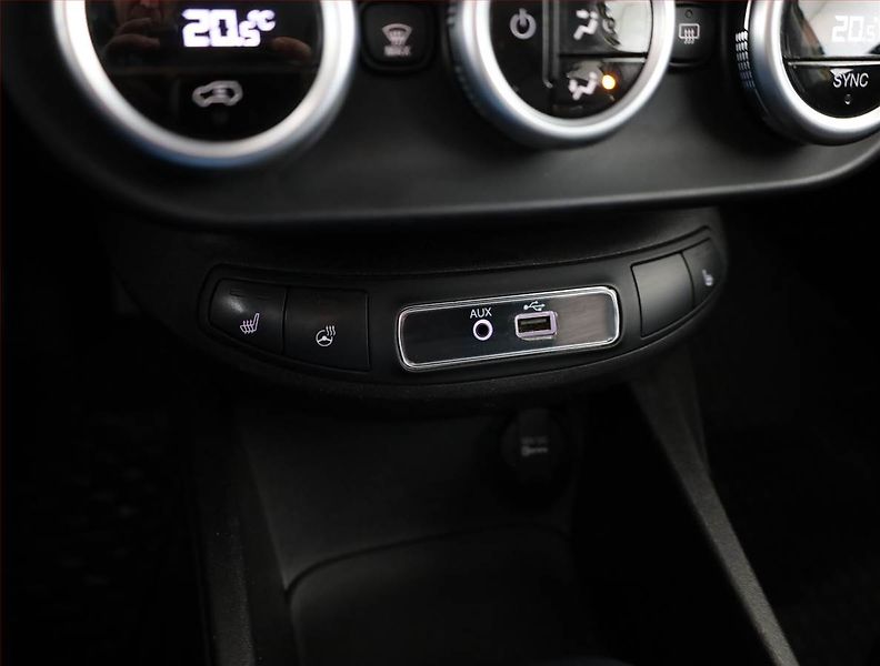 Fiat 500X (2015) 2.0 MultiJet, 4X4, Tempomat - fotka 12 z 19