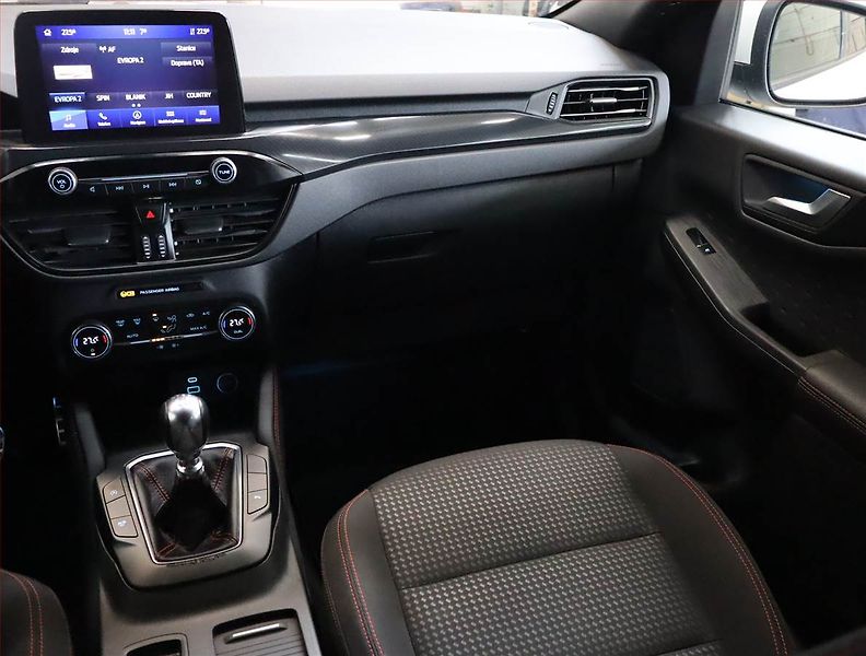 Ford Kuga (2020) 2.0 TDCi - fotka 8 z 24