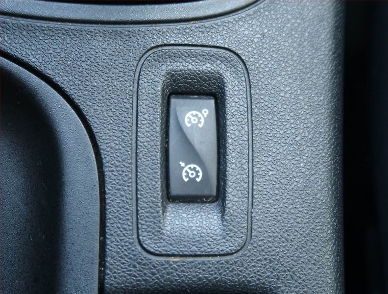 Renault Mégane (2010) 1.6 16V, Tempomat - fotka 16 z 17
