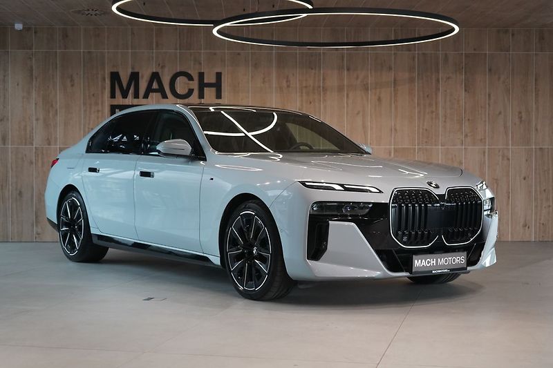 BMW Řada 7 740d xDrive , Integral, Pano - fotka 4 z 50