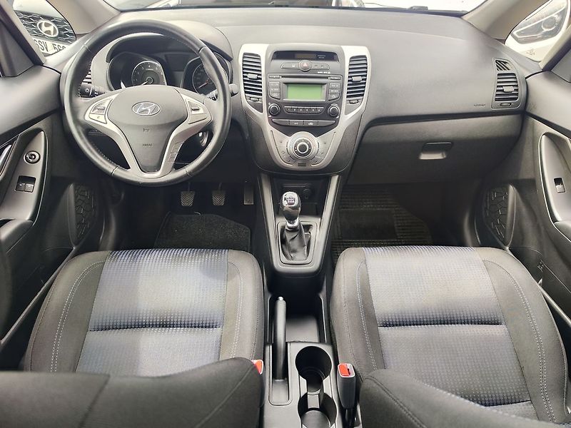 Hyundai ix20 1.6 CVVT/92kW Trikolor - fotka 12 z 26