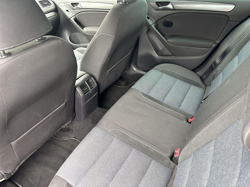 Volkswagen Golf (2012) 1.6 TDI Trend - fotka 9 z 30