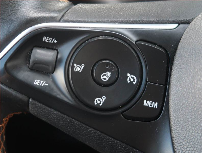 Opel Crossland X (2019) 1.2 Turbo, Serv.kniha - fotka 19 z 21
