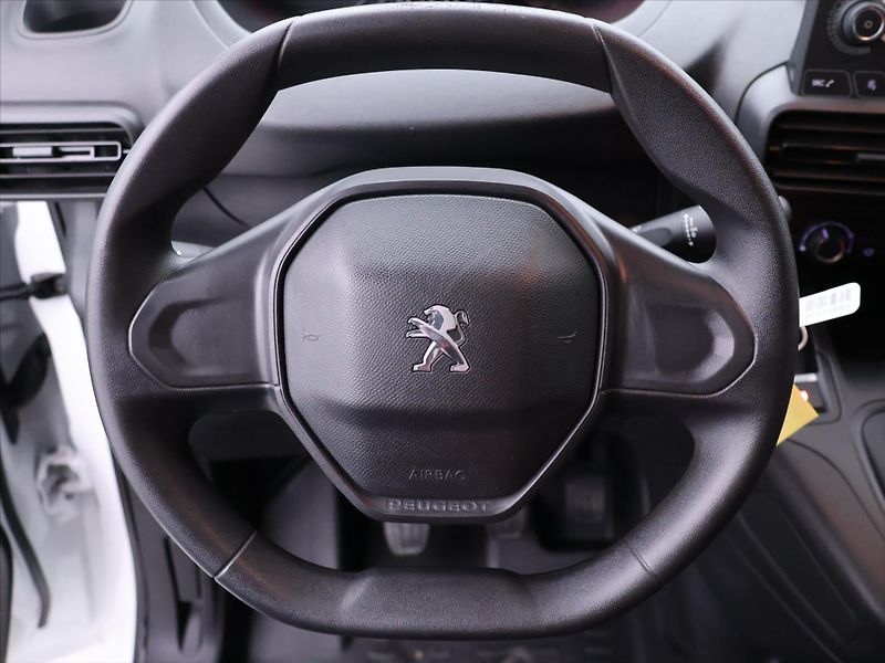 Peugeot Partner 1,2 PT 81kW Klima L1 CZ DPH - fotka 16 z 34
