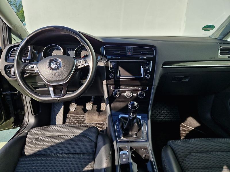 Volkswagen Golf 1.4TSI, 103kW, Navi, Aut.Klima - fotka 11 z 26