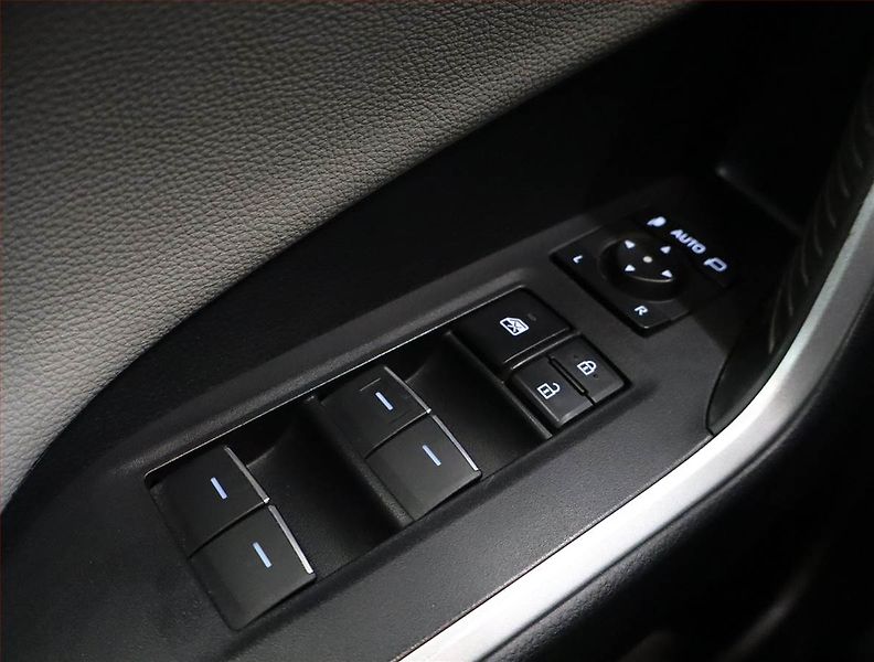 Toyota RAV4 (2023) 2.5 Hybrid - fotka 20 z 25