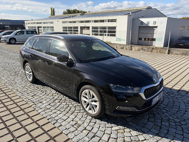 Škoda Octavia (2023) STYLE PLUS iV PLUG-IN-HYBRID - fotka 9 z 33