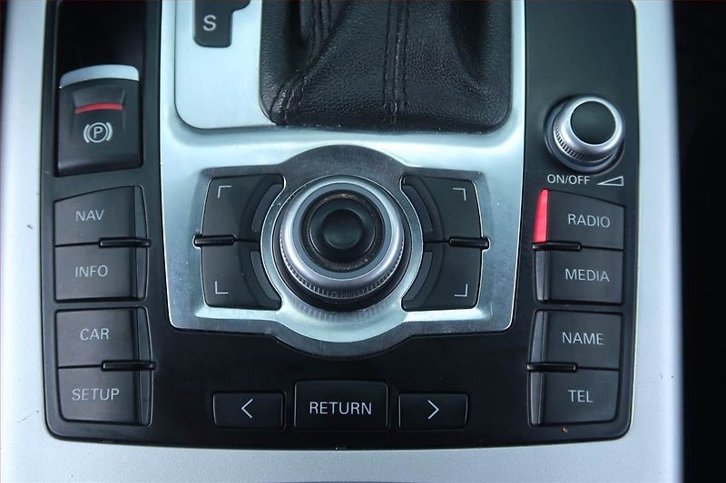 Audi A6 Allroad (2011) 3.0 TDI, 4X4, Automat, Navi - fotka 22 z 24