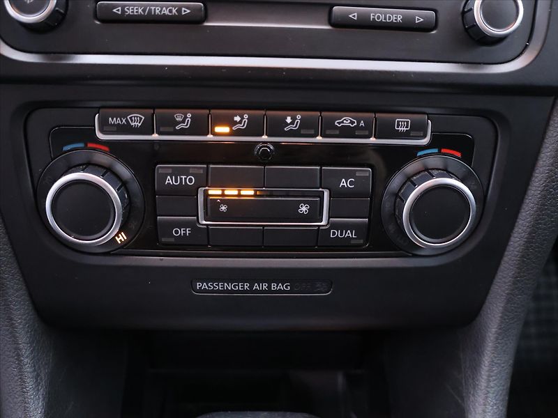 Volkswagen Golf Variant 1,6 TDI 77kW DSG Aut.klima CZ - fotka 17 z 26