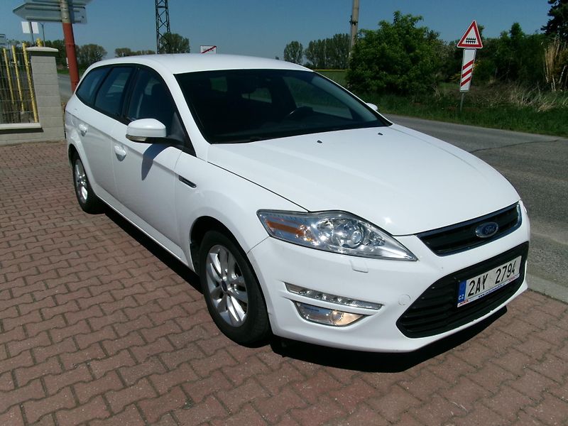 Ford Mondeo (2012) 2.0 TDCi AC TEMP ZADÁNO - fotka 4 z 23