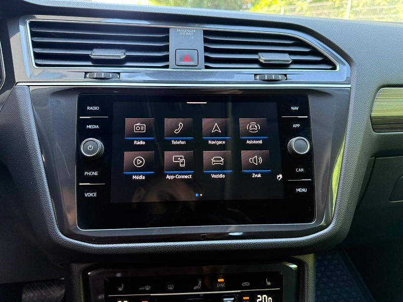 Volkswagen Tiguan Elegance 2.0TDI 147 kW DSG 4x4 - fotka 12 z 25