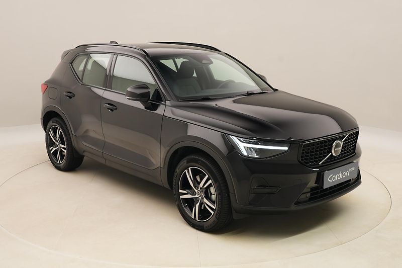 Volvo XC40 (2026) B3 AUT DARK PLUS - fotka 15 z 60